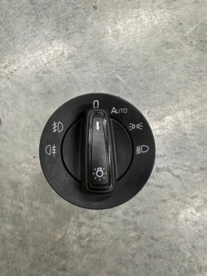 Перемикач світла skoda octavia iii 3 оригінальний номер 5e0 фото №1
