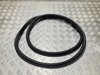 Прокладка кузовна двері перед правий w177 sedan фото №1