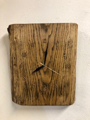 Zegar ścienny z deski