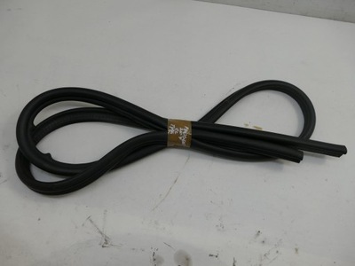 Peugeot 207 cc lift прокладка крышки багажника фото №1