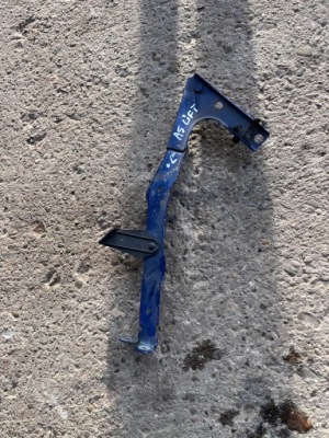 Audi a5 8t lift кронштейн крыла левая фото №1