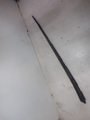 Молдинг шпонка скло перед права/ліва a klasa w168 фото №1