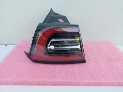 Tesla model 3 лампа ліва задня задня led eu фото №1