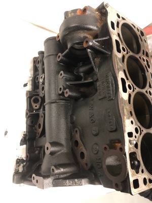Блок двигателя 2.0tdi 190km vw audi det deta detb фото №1