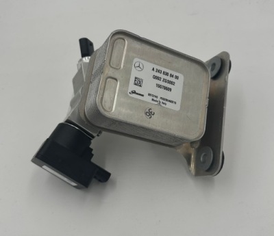 Радіатор mercedes nowa a2438308400 фото №1