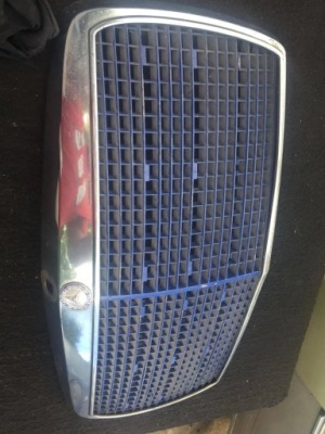 Mercedes-benz w115 1973 решётка радиатора решётка радиатора радиатора фото №1