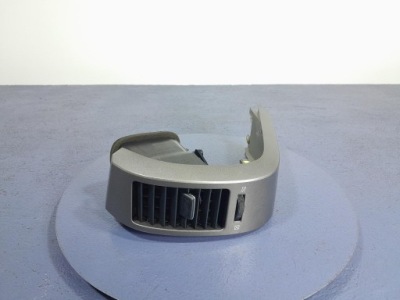 Toyota prius ii 03- ґрати обдув повітря праве 55061-47010 фото №1