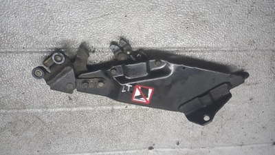 Петля дверь левый задняя mazda 5 06r 2.0crd van фото №1