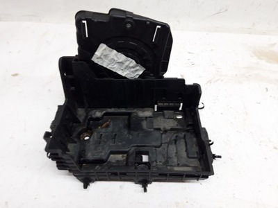 Peugeot 208 i 2012- корпус аккумулятор фото №1