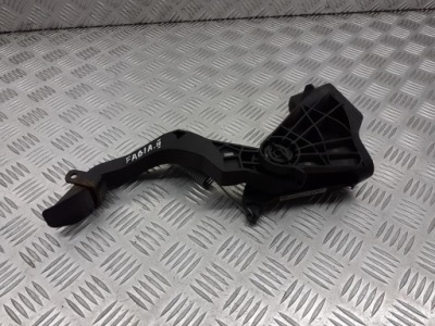 Педаль зчеплення skoda fabia ii 1.2 6r1721059s фото №1