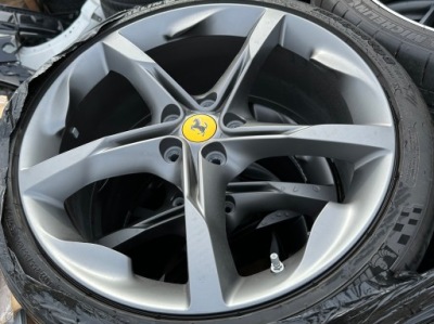 FERRARI SF90 ZESTAW DER RÄDER REIFEN RÄDER WHEELS 20