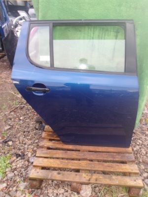 Двері праве задні skoda fabia ii kombi фото №1