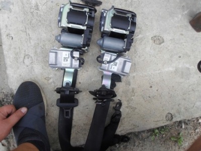 Mercedes w204 ремінь безпеки 2048606885 правий фото №1