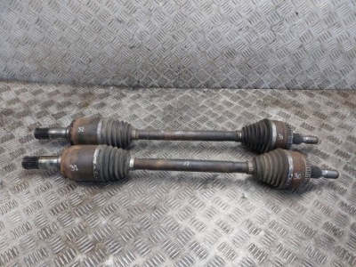 Привідний вал лівий задній + правий задній mercedes-benz w163 ml 400 cdi фото №1
