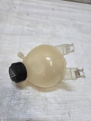 Бачок расширительный opel crossland 980077280 фото №1