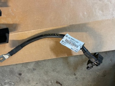 Audi a7 кабель клемма минусовая 8x0915181 фото №1