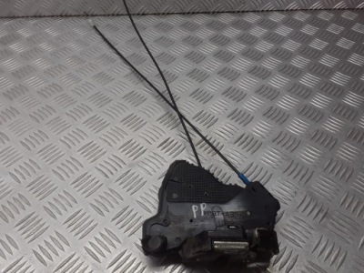 Замок дверь правый перед toyota avensis t25 2pin фото №1