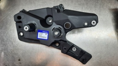 Напрямна крила лівий 32288928 volvo xc60 ii фото №1