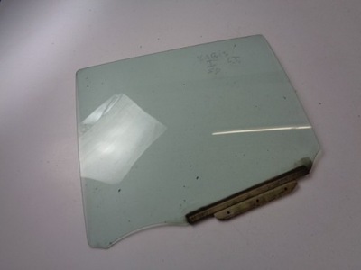 Скло двері лівий задня toyota yaris i 5 двері фото №1