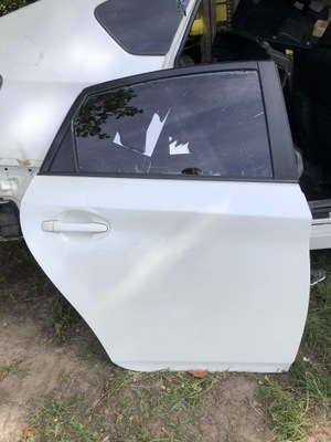 DE PUERTA DERECHA PARTE TRASERA TOYOTA PRIUS 3 070 