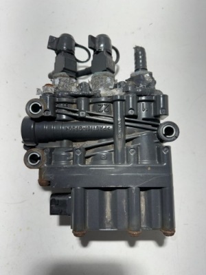 Клапан подушек ecas mercedes actros mp 4 atego iii a0013271425 фото №1