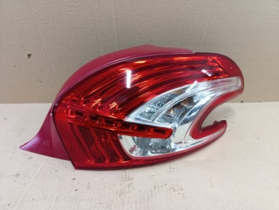 Лампа правый задняя правая задняя peugeot 208 i 2012 фото №1