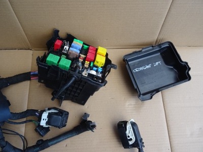 Opel crossland корпус предохранителей 9671924480 фото №1