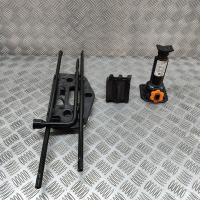 Chevrolet trailblazer 2006 домкрат автомобильный фото №1