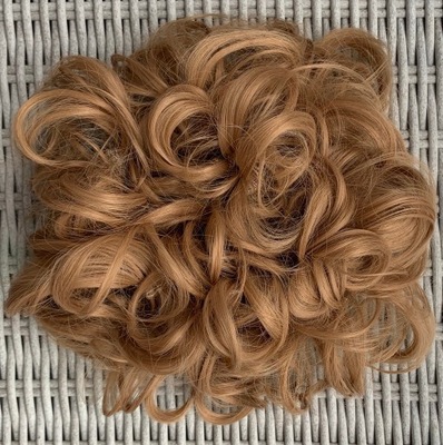 Włosy doczepiane, miodowy blond kok na gumce 90 cm