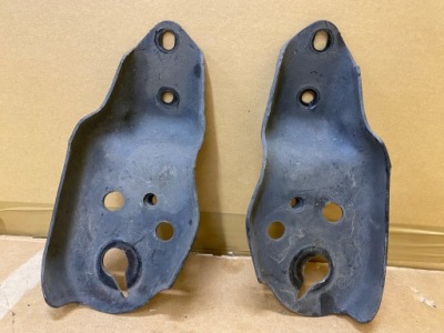 Кронштейн підвіска ліва ford mustang mk6 vi фото №1