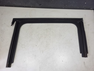 Рамка прокладка скло двері лівий задній peugeot 2008 9678120880 фото №1