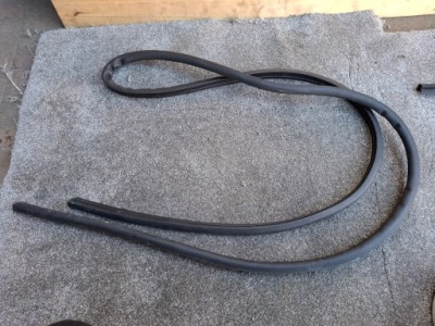 Прокладка дверь правый задняя citroen c3 aircross 23r фото №1