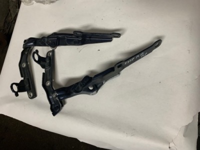 Lancia thema ii петля капот лівий правий фото №1