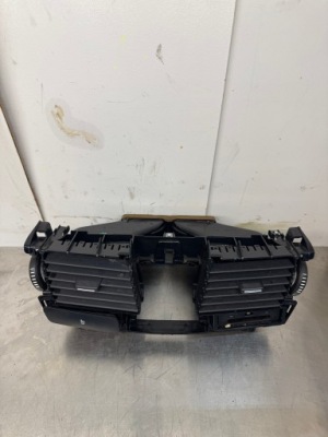 Решётка обдув средняя renault laguna iii coupe uk- wawa фото №1