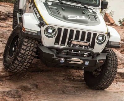 BUFERIS PRZOD/STAL/BULL BAR JEEP WRANGLER JL 