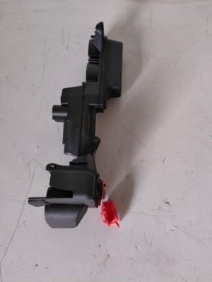 Bmw g30 розподільник струму 9339827 фото №1