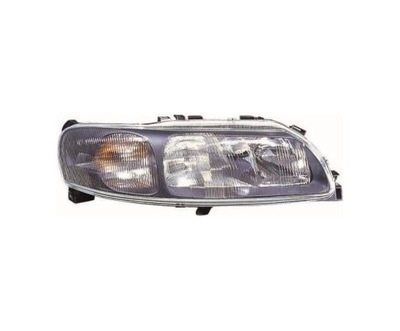 LAMP FRONT VOLVO V70 00- 8693568 RIGHT NEW CONDITION  