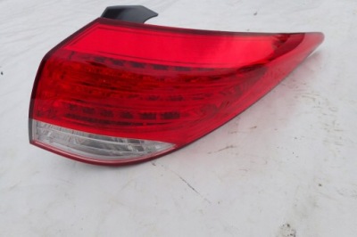 Лампа задня права led hyundai i40 kombi фото №1