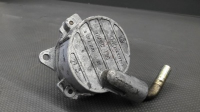 Mercedes-benz оригинальный номер a611 2 300 165 насос вакуумная, система тормозной фото №1