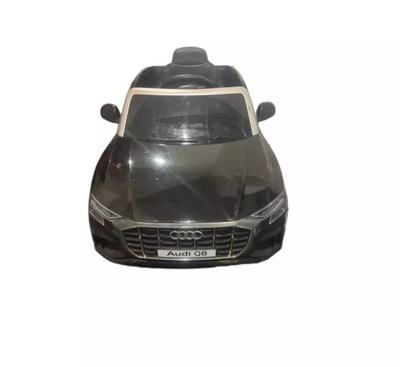 AUDI Q8 AUTO NA AKUMULATOR