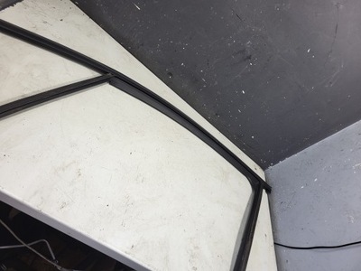 Прокладка скло лівий перед renault clio iv 5двері hb фото №1