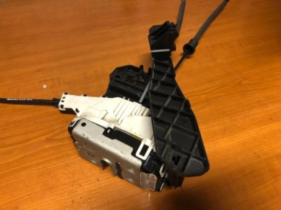 Chrysler 200 ii 2015- замок двері лівий задня задній p04589915ad фото №1