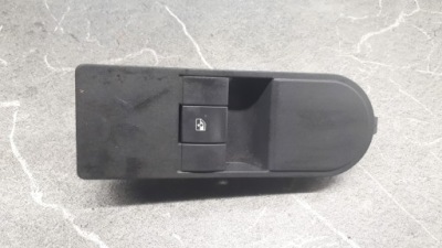 Переключатель стекло правый перед 13197132 opel zafira b 05-14r фото №1