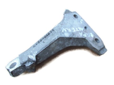 Cherokee liberty kj 2.8 crd кронштейн генератора фото №1