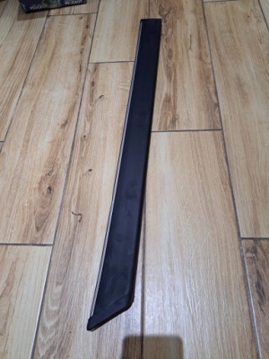 Молдинг двері правих задніх peugeot 405 фото №1