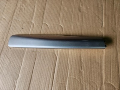 Toyota avensis t25 03-08 накладка на рейлинг левое  задняя фото №1