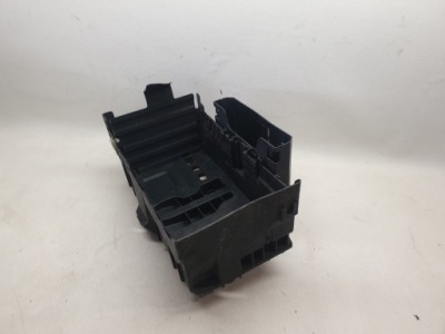 Chevrolet orlando 2.0 vcdi кронштейн корпус аккумулятор перед 13354419 фото №1