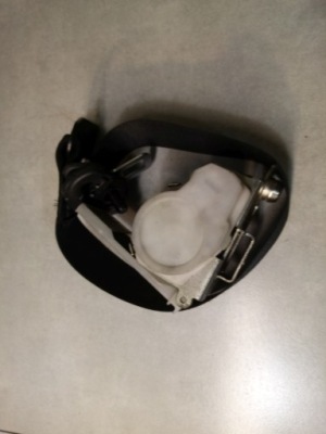 Pas безопасности правый перед signum 2.2 dti фото №1