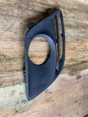 Volvo xc60 30763418 решітка бампера фото №1