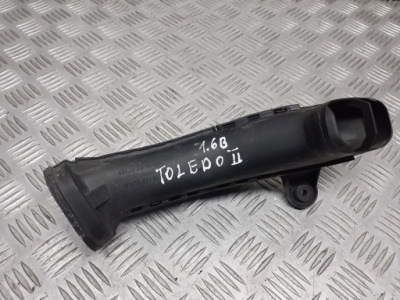 Шланг труба повітря seat toledo ii 1.6 16v фото №1